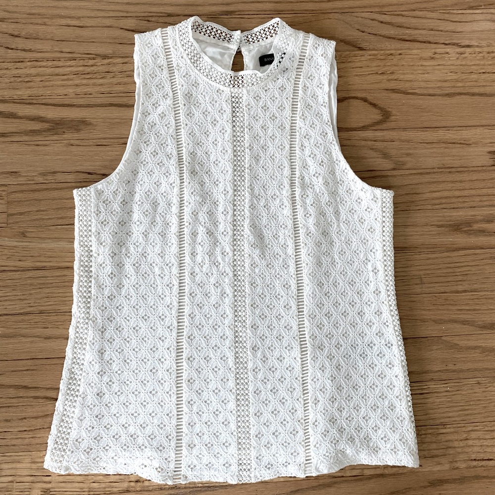 Banana Republic Women’s Eyelet White Top